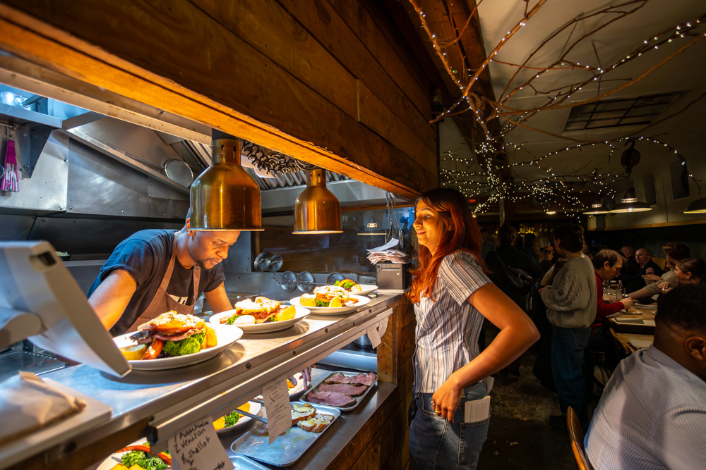 bargeeast_burnsnight-560